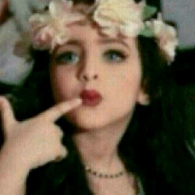 ابتسم! ليس بالضروره فرحاً وإنما ثقة وتفاؤلاً بأن الله لن يخيب ظنك الجميل ♡