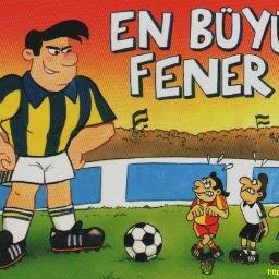 FENERBAHÇEye aşık bilgisayar başında :D futbolcu he burada en büyük FENERBAHÇE :)