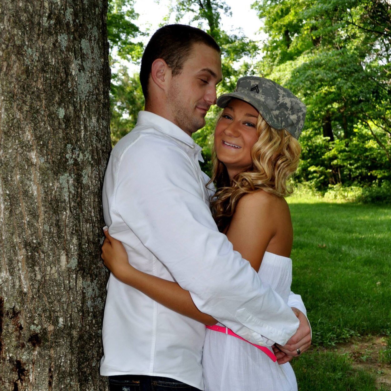 army wife/21/june 9,2012/hunting./fishing/god/family/friends/mother to two beautiful boxers named daisy and diesel #armywife