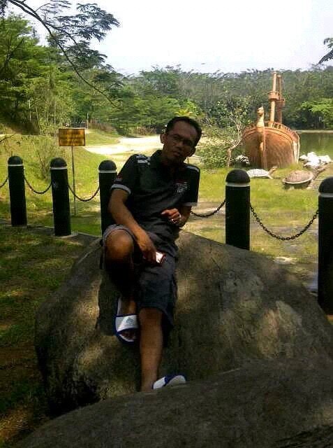 Lewat mata kubicara, aku apa adanya... lu follow q follback