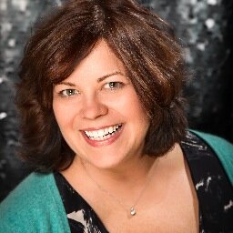 Minneapolis photographer, designer and explorer of all things creative. Loves culture, travel, cooking, paddleboarding and cowgirl boots! http://t.co/bpVPKRsQ7L
