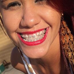 Amo minha família e não sei viver ser carinho, atenção e mimos ou seja quanto mais amor melhor!     :]