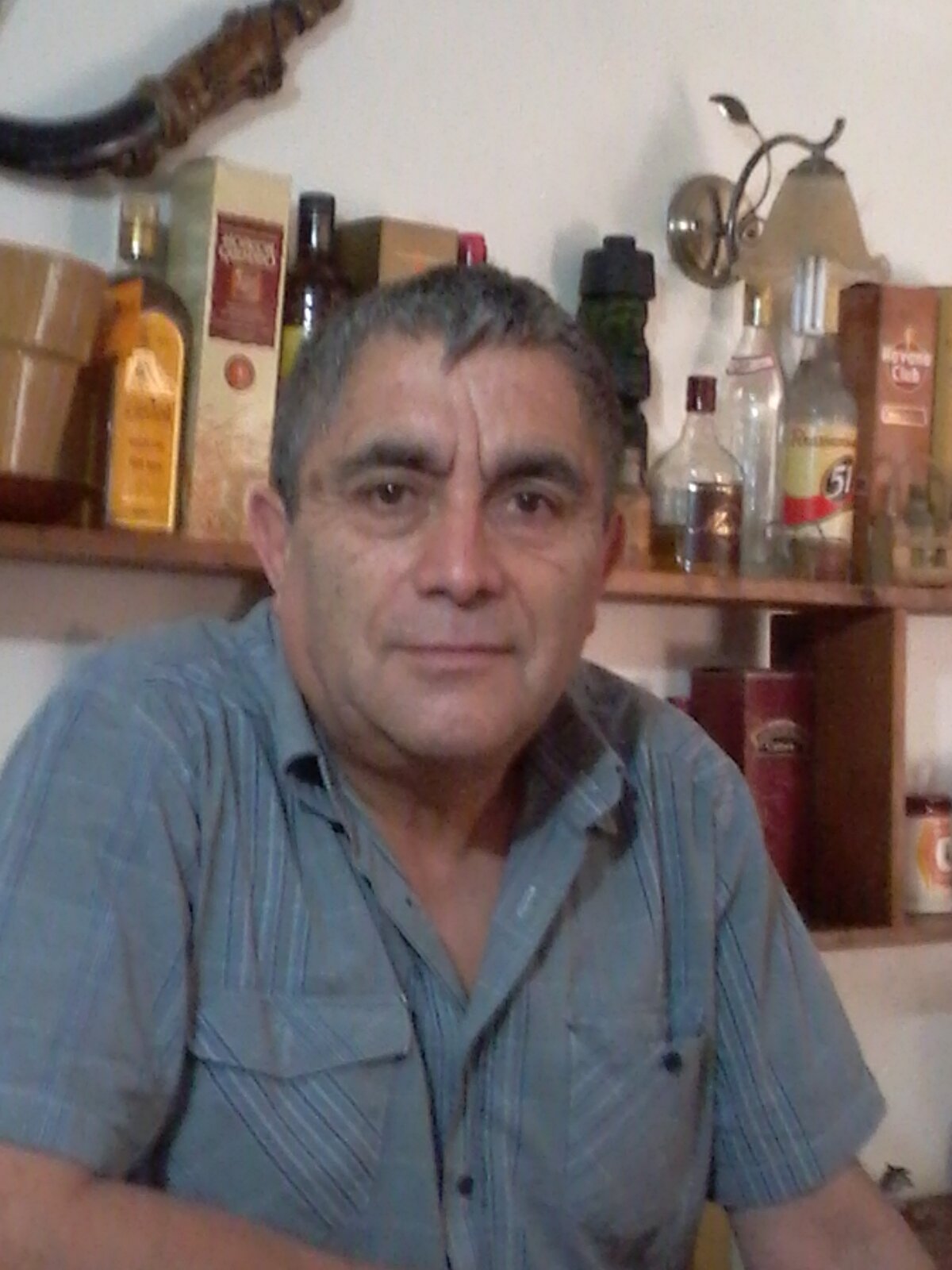 feliz padre de 3 hijos. abuelo chocho.comerciante.critico.