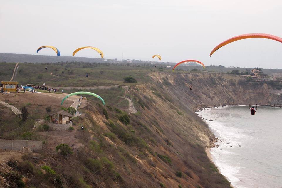 ParapenteRS's profile picture. Somos el Club de Parapente Ruta del Spondylus, ven a volar con nosotros. Vuela con un instructor (Tandem) o has el curso de piloto con nosotros, info 0980126390