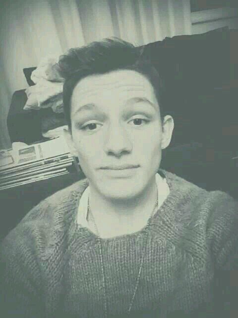 Hello everyone, I am Alexander, are of Trento (Northern Italy), I'm 14 years old and I love music rap/hiphop☆