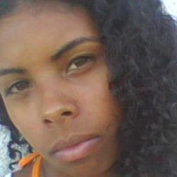 sou uma menina feliz e alegre e gosto de fazer novas amizades .