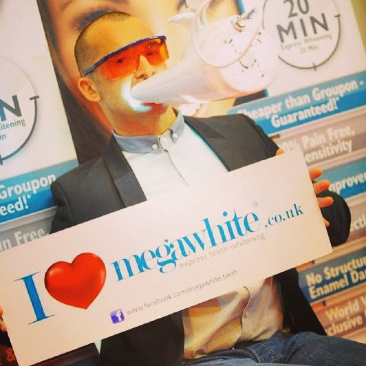 Mobile Express Teeth Whitening Treatment ~Only 20 mins~No bleach~No peroxide ~No pain~No fuss ~£79.99~ CONTACT: 07951 850558