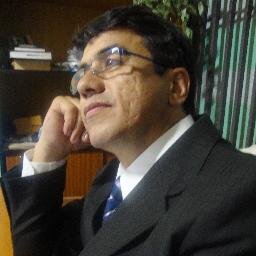 Ministro, teólogo, administrador 
 com formação técnica em contabilidade e direito eclesiástico.