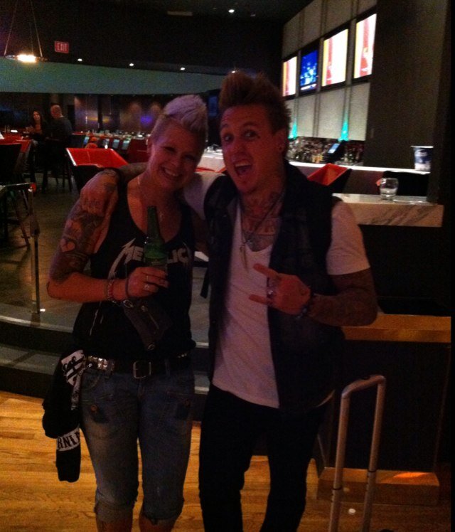 LillianSixx's profile picture. 