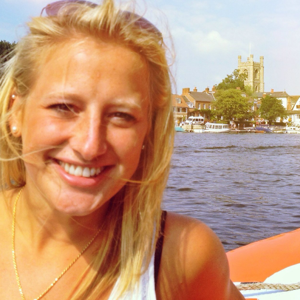 Educationvoice's profile picture. @teachfirst product and passionate about #education and #wellbeing. Follow my blog: http://t.co/SDXqk2rRw2 It is time to make a change.