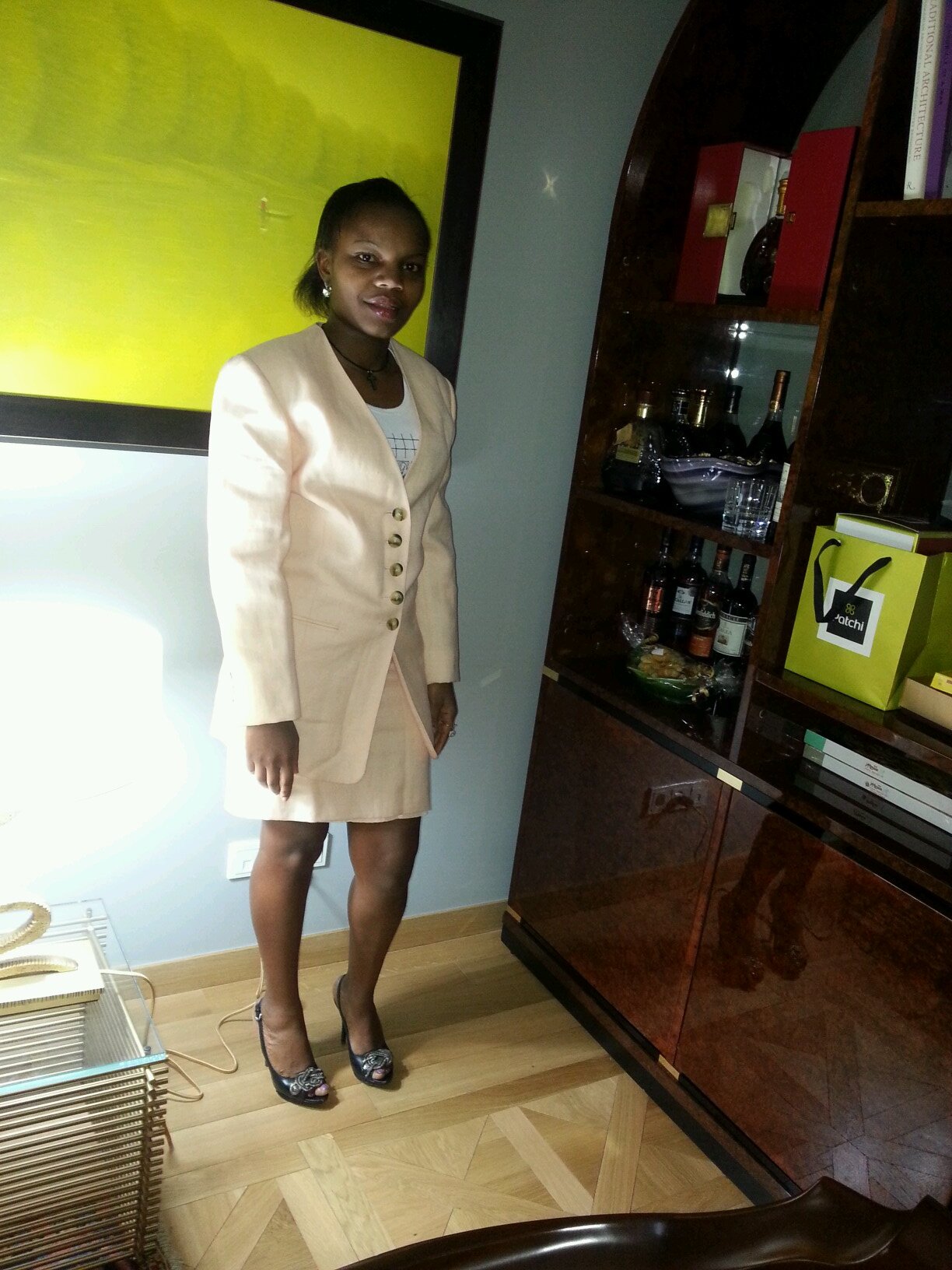 Am a God fearing lady, intelligent, hardworking, sexy and hot.