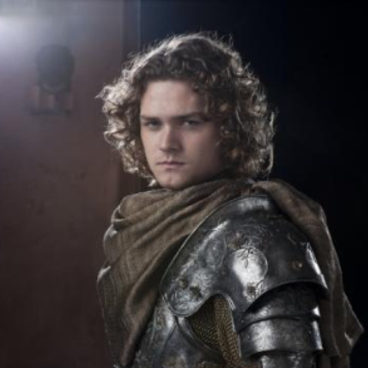LorasLoras's profile picture. Some Roses are Red but i am Golden.The prized flower of House Tyrell,Growing Strong. Highgarden