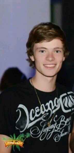 EmersonLabres's profile picture. 