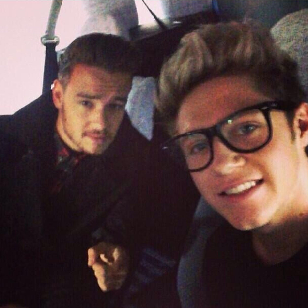 WHO ELSE TO LOVE BUT ONE DIRECTION!!! Just a fandom account loving 5 perfect guys!