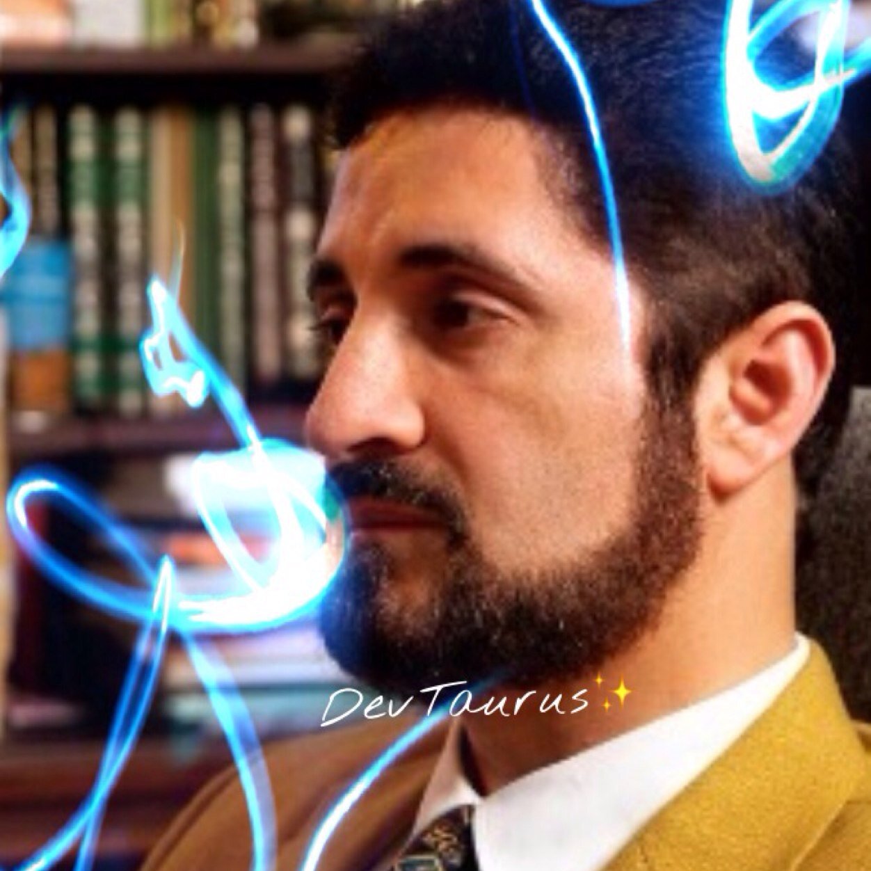 اُتهم بالزنديق- الشيعي وقيل فيه ما يقال لا بأس فلقد كانت بداية الاسلام سحراً و جنون وهو برئ مما يقولون - عدنان ابراهيم بطلي و بطل الكثيرين و اقواله مخلده✨