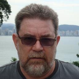 Casado, 58 anos, mora S Leopoldo RS; Administrador Diplomado UFRGS; Advogado Diplomado UNISINOS. Especialista em Dir. Tributário, Previdenciário e Trabalhista.