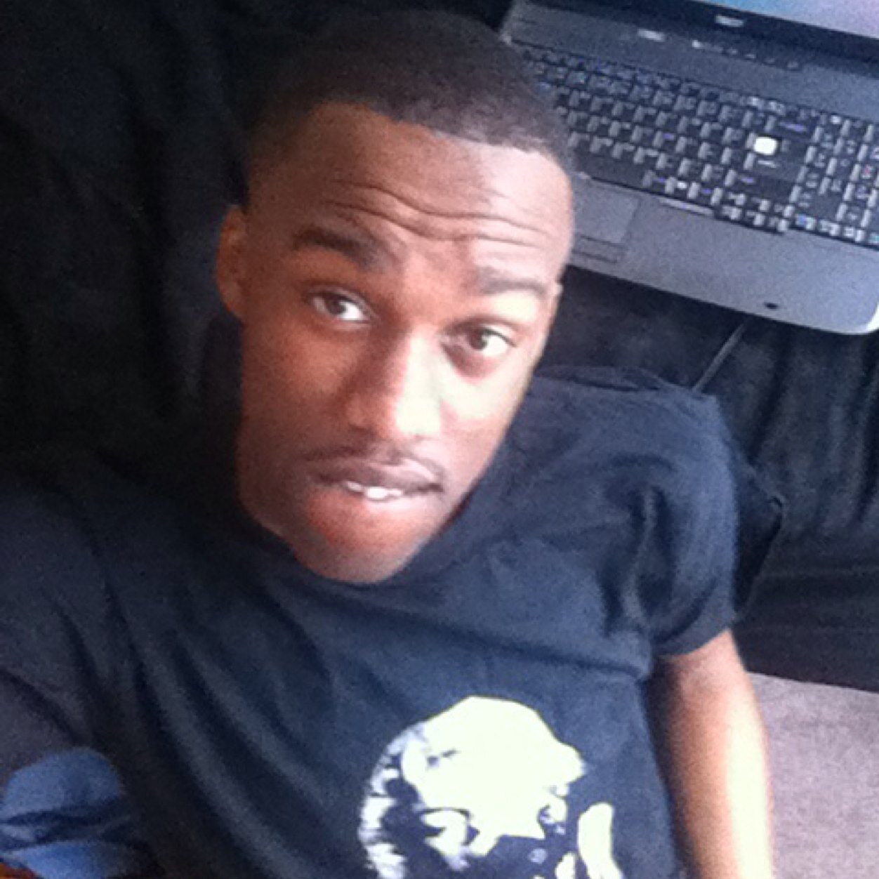 #TeamFollowBack ! #teamKnicks #packersnation 910 ✈ 336 #ncat15