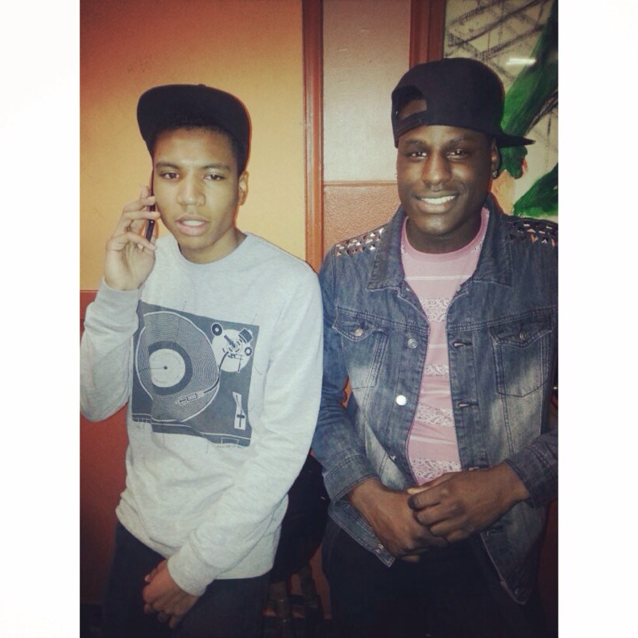 MURViENNN's profile picture. Ariest/singer/dancer/songwitter.