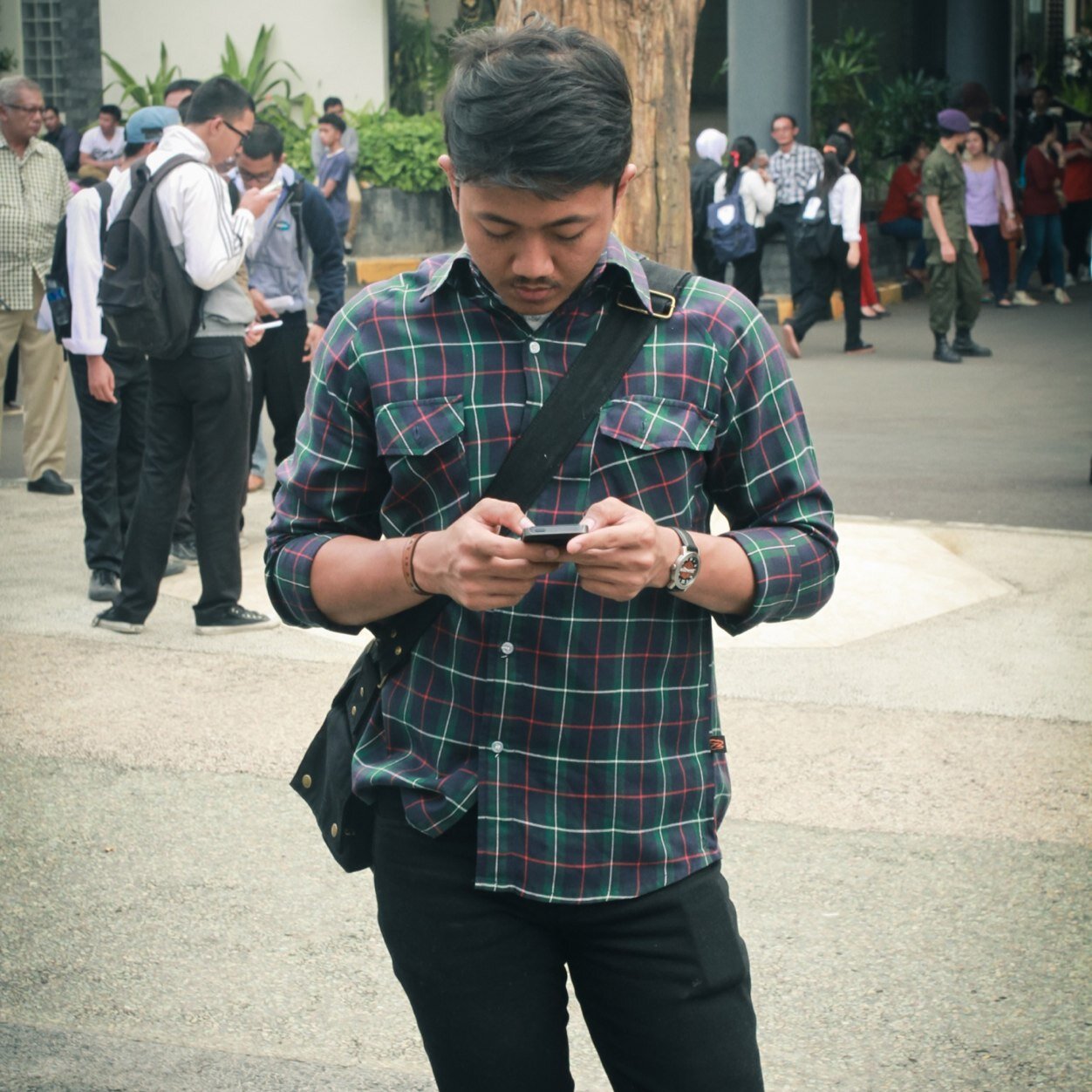 apittzzz's profile picture. I wanna be a billionaire so fuckin’ bad, buy all of the things I never had.