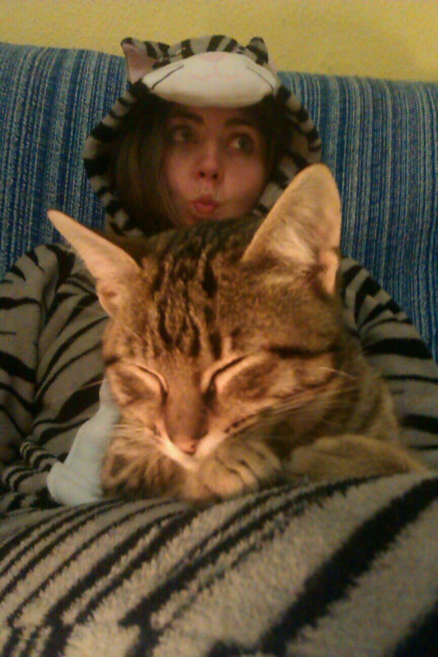 CrisMMLuisGR's profile picture. Malageña, amante de los animales y la naturaleza. Vegetariana. Antitaurina a muerte y encontra del maltrato animal. IGUALDAD ENTRE ESPECIES.