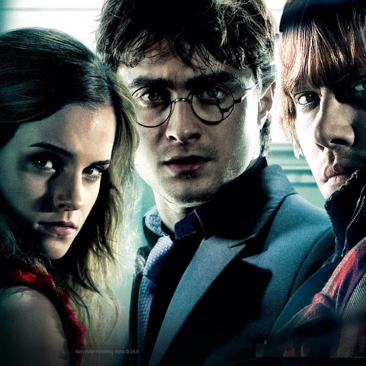 I love Harry Potter (Daniel Radcliffe) Hermione Granger (Emma Watson) and Ronald Weasley (Rupert Grint) to the ends of the Earth. 100% Harry Potter Fan xo xo xo