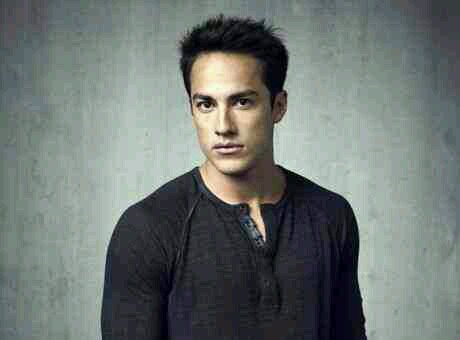 wolftylerLl's profile picture. hey i am tyler lockwood i am the wolf in town {single rp 21+ }