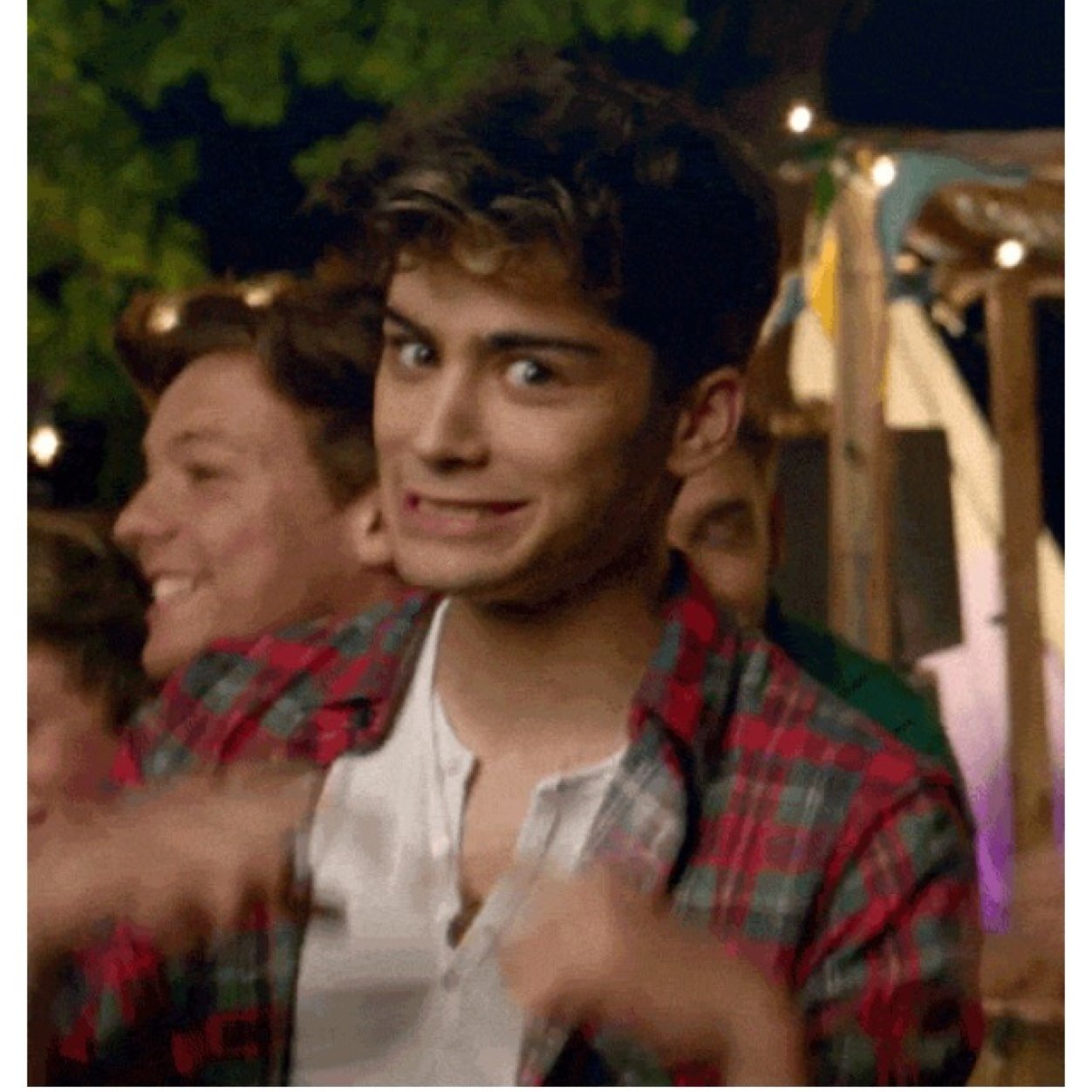 Just simply funny 1d posts! I'll always follow back!100% Directioner
