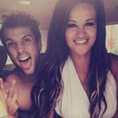 amo a @arizaga_a  - @NicolaPorcella - nikko ponce - miley cyrus - bruno mars - mi madre :D los amo son mi vida :D
