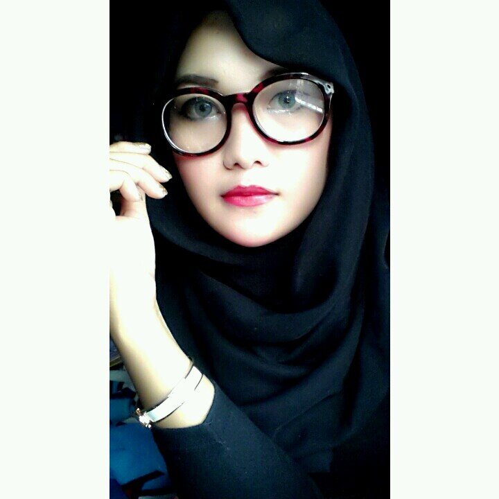 AyuMirantih's profile picture. Happiness is Simple