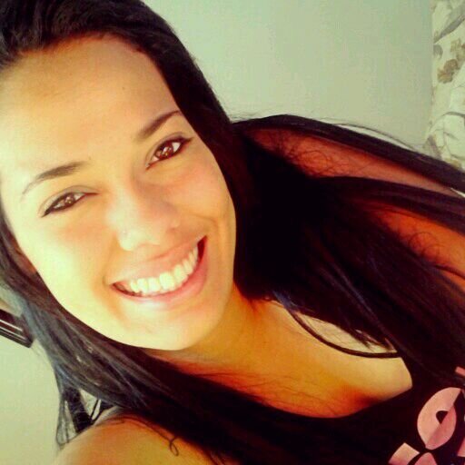Instragam: thaaismorenna/ Thais Ferteira dos Santos, 21 anos, Casada, SJC, SP.