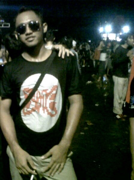 jipluur's profile picture. poppies lane memory