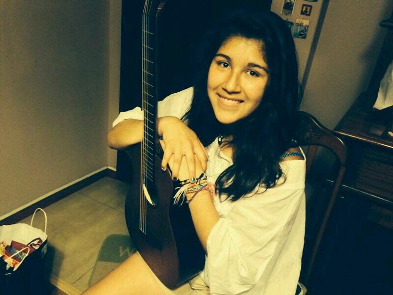 Music is my everything. We the Kings.One Direction.Coldplay.All Time Low.The Maine.Ed Sheeran.Ctfxc.                                         Spread the Love.