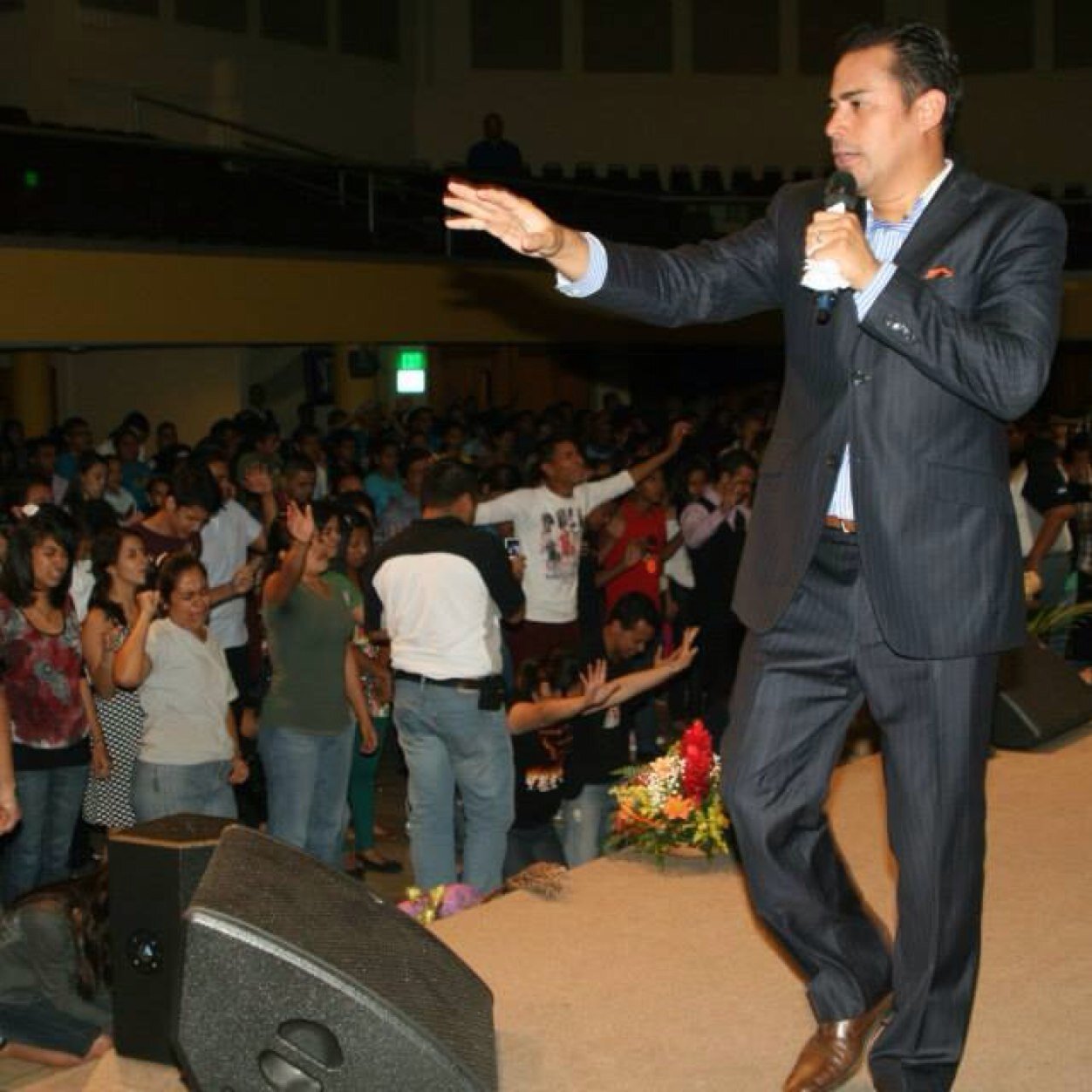Youth Pastor of the U-turn Ministries....REPresentative of the LI Section ..to Pursue The Glory of God!
