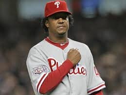 nacido el 25 de octubre de 1971 en Santo Domingo, ocho veces All-Star, tres veces ganador del Cy Young, y campeón de la Serie Mundial de 2004