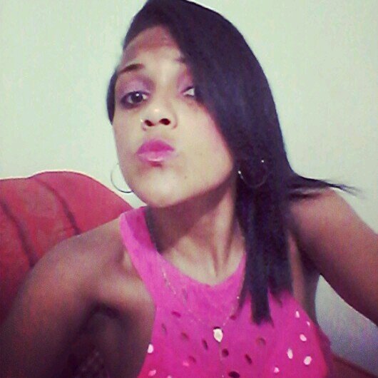 Eu sou legal, sou carinhosa, sou conselheira, sou fofa, meiga e amigavel. E também sei ser ignorante, metida, irônica, chata e insuportável !