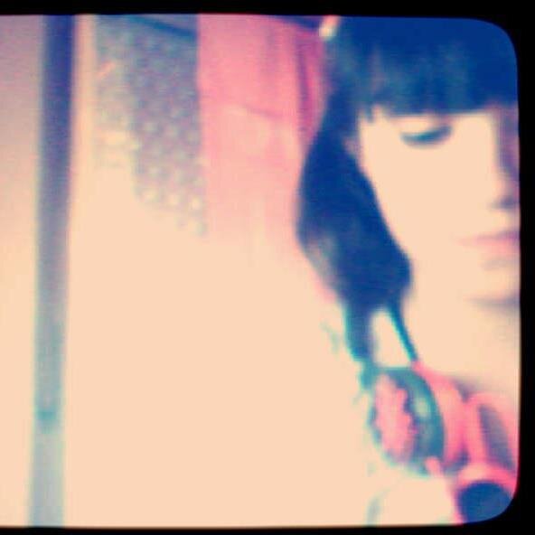 Seguime o le digo a Elmo donde vivis. Amo a Rocio Ferrada♥.Amo a One Direction y a Eminem 3