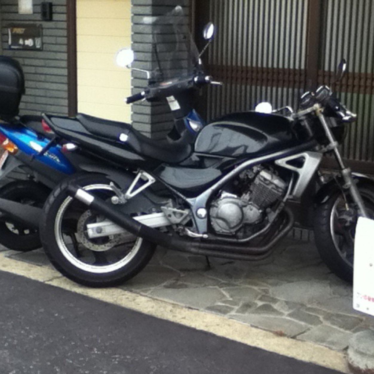 version213's profile picture. 竜ちゃん(@mach750ssfoever)の規制用垢です