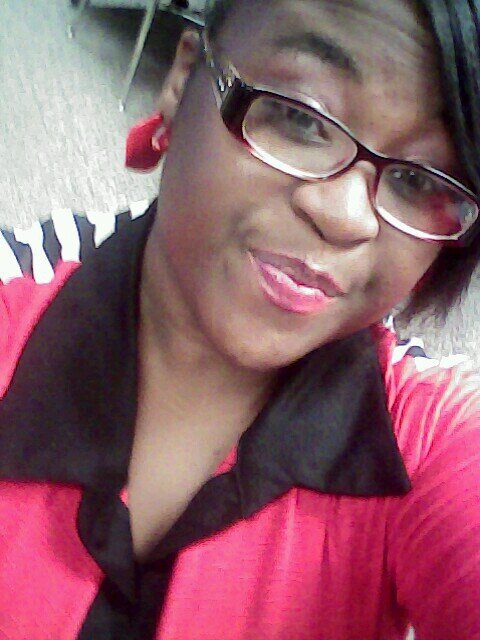 Cool , Good Heart, Single Fwm, Speaks Mind , Living Life NOT Giving 3fks About Yours :-) , Kik:@Maesha_ Obeyy