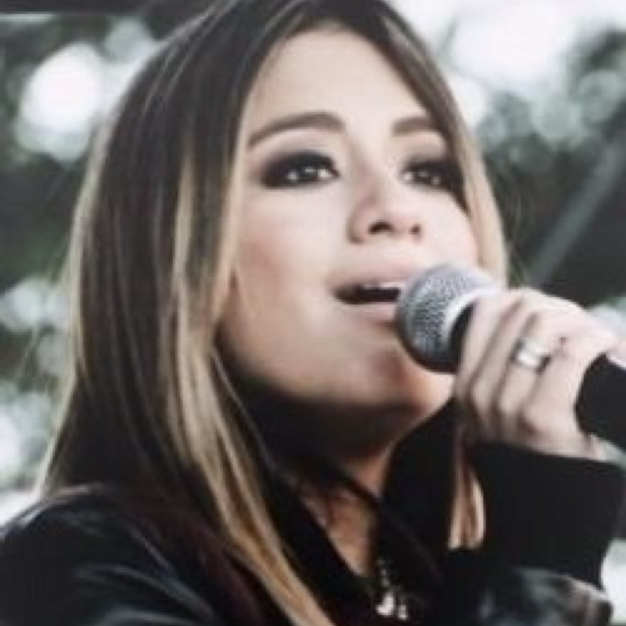 Isabella harmonizer. I'm not lesbian. Just kidding I love lady parts. 25❤