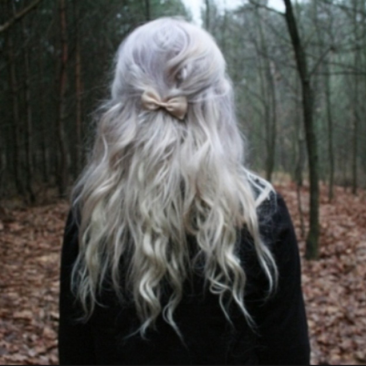 WildFreeBlondie's profile picture. that’s the best thing a girl can be in this world, a beautiful little fool.