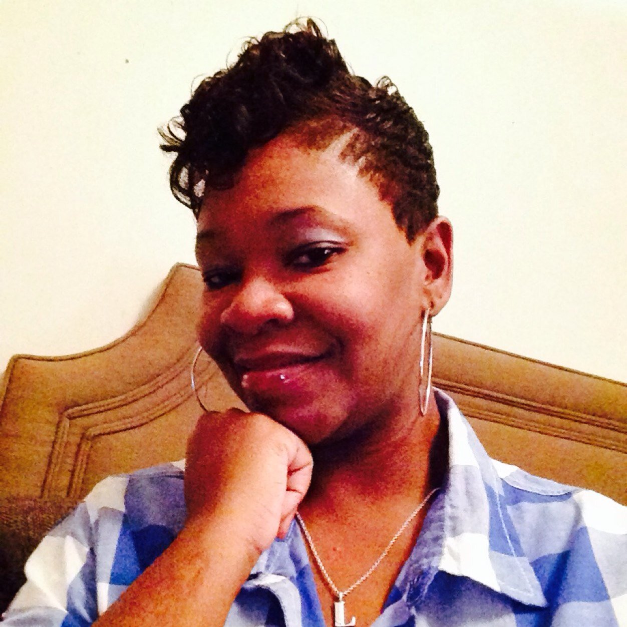 A honesty and faith woman who was blessed with 4 beautiful kids, and a woman who love god..