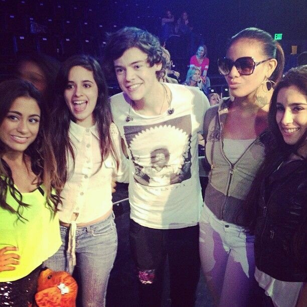 Muiiiito fã da Ariana Grande,Fifth Harmony,Harry Styles,Zayn Malik & Austin Mahone!!s2