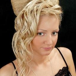 AflxldlaElena's profile picture. 