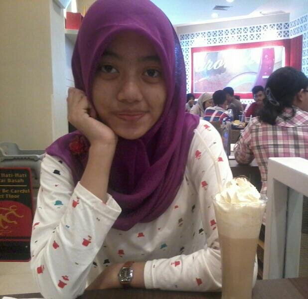 hidup itu adalah pilihan -,-mau gk mau, suka gk suka ya tetep harus di jalanin :)