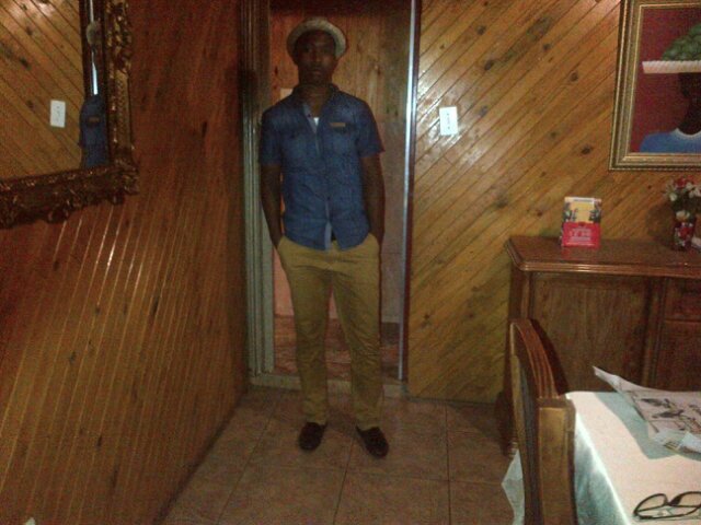 JLMLeseka's profile picture. I am just JAY.......I am so in to short chicks..they spin my world around!!