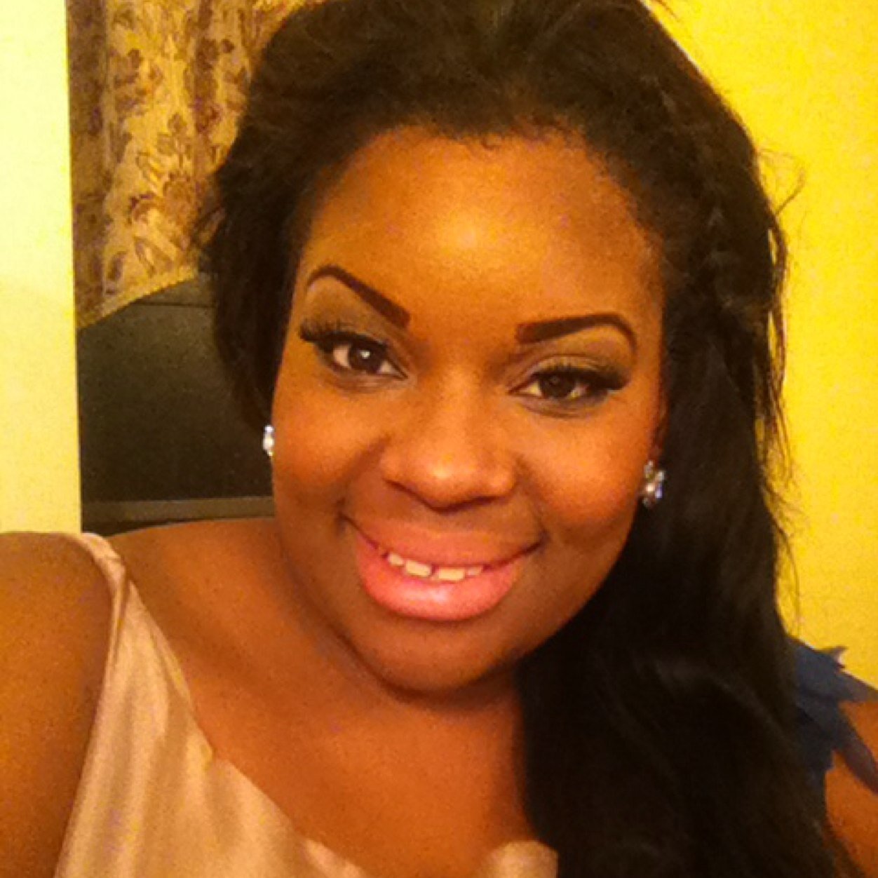 A local makeup artist in a city near you ❤ everybody wants to get mugged by Moe for info call 4079109502