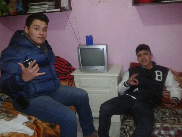 Me gusta 1D y Justin, amo el futbol y soy primo de Alejandro Rodriguez mejor conocido como Funk Paradise.
