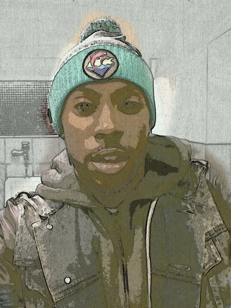 Personal Trainer, Bussiness Owner, Professional basketball player ...Fitness coach... Instagram:@legendaryfitness