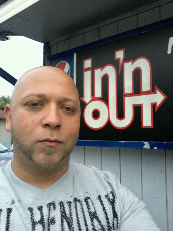 MySalha's profile picture. Yes, I know you know me.