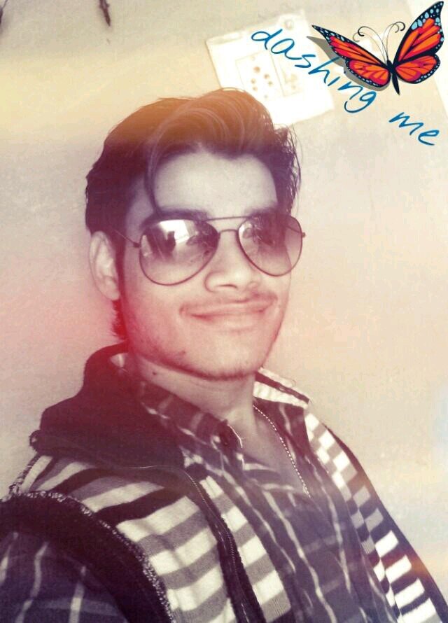 hi friends i am cool guy and i am 22 years old , i like singing very much and  follow me guys